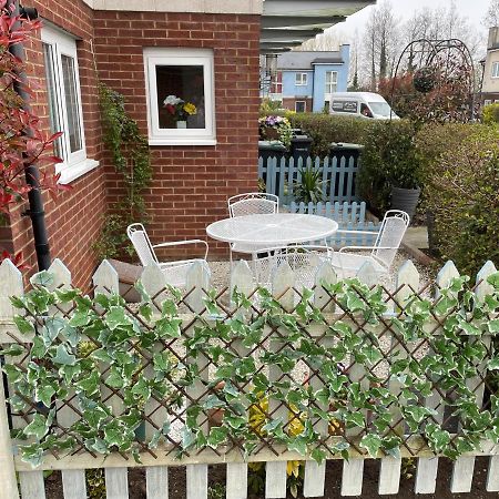 Tisi Choice Bed & Breakfast Northfleet Exterior photo