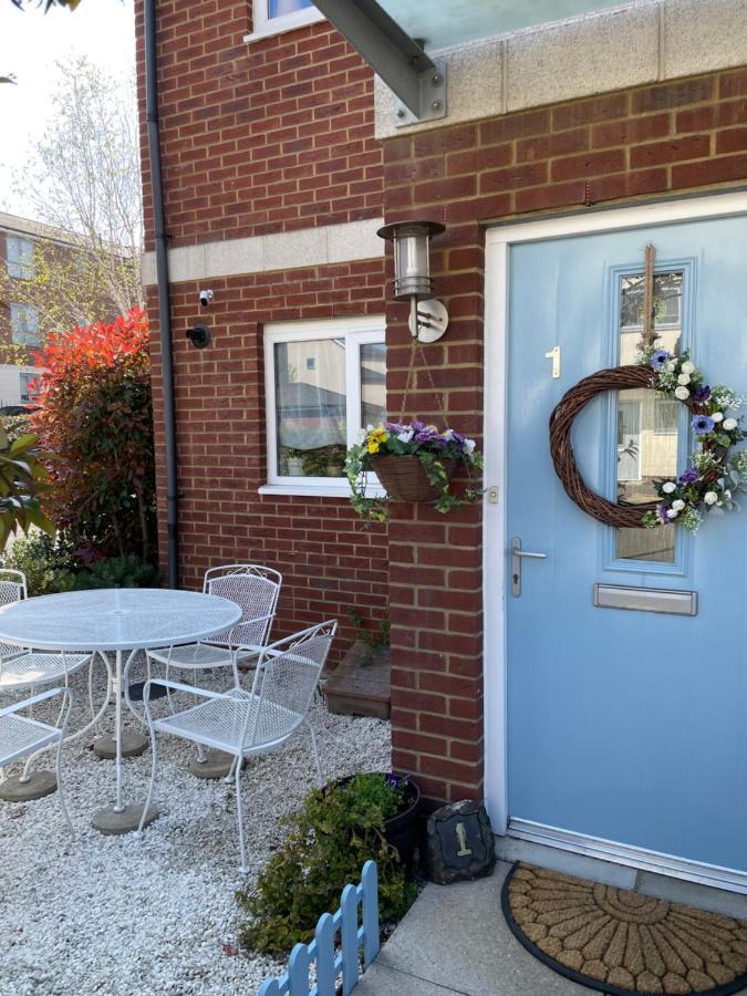 Tisi Choice Bed & Breakfast Northfleet Exterior photo